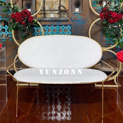 قیمت خوب مبل عروسی با طراحی مدرن با نشیمن پارچه ای و قاب استیل ضد زنگ طلایی بادوام آنلاین