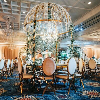 قیمت خوب میز ناهار خوری مدرن گنبدی کریستالی با قاب استیل ضد زنگ، مناسب برای هتل ها، عروسی ها، رستوران های فضای باز و ضیافت ها آنلاین